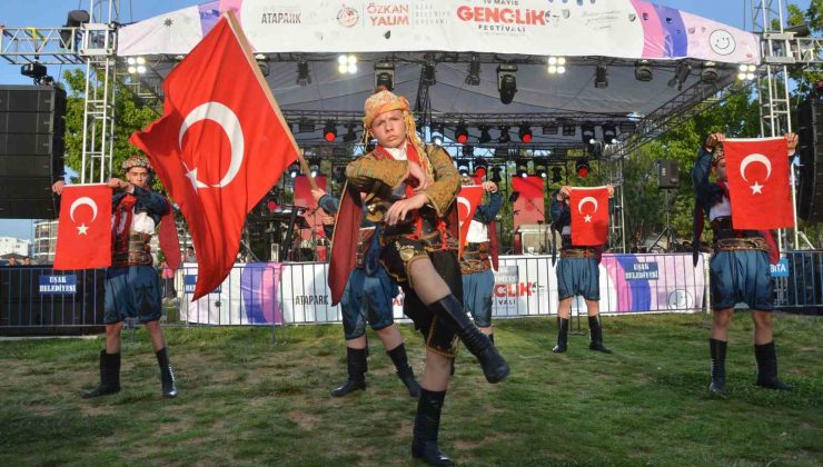 19 Mayıs Gençlik Festivali binlerce gencin katılımıyla başladı