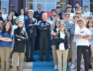 Türkiye’nin ilk Astronotu Alper Gezeravcı gençlere ilham oluyor