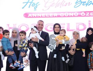 Sultangazi Belediyesi “Hoş Geldin Bebek” programında 300 bebek ve anneyi ağırladı