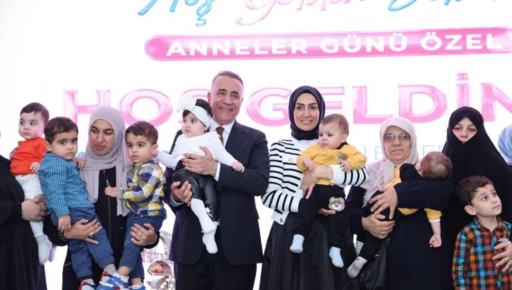 Sultangazi Belediyesi “Hoş Geldin Bebek” programında 300 bebek ve anneyi ağırladı