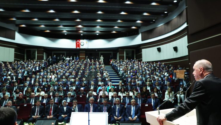 Cumhurbaşkanı Erdoğan: “Halkla araya mesafe koymanın bizim siyaset geleneğimizde yeri yoktur”