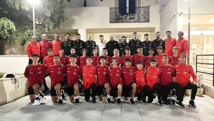 Arda Güler, U14 Milli Takımı kampını ziyaret etti