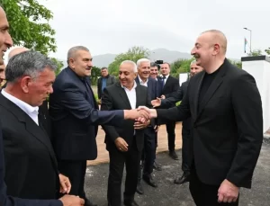 Azerbaycan Cumhurbaşkanı Aliyev, Hocalı’ya taşınan halkla bir araya geldi