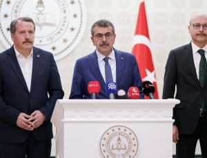 Bakan Tekin: “(Öğretmenlere şiddet) Bu tür fiillere karşı cezaların yüzde 50 oranında artırımlı olarak verilmesini teklif ettik”