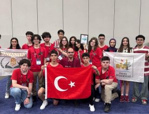 Depremzede öğrenciler, geliştirdikleri projeyle Amerika’dan birincilikle döndüler