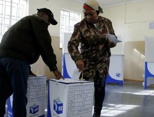 Güney Afrika halkı genel seçim için sandık başında