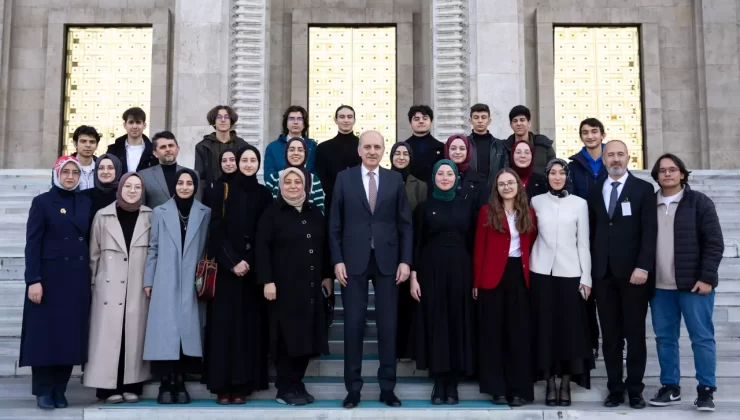 TBMM Başkanı Kurtulmuş gençlerle buluştu