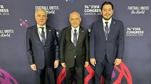 TFF Başkanı Mehmet Büyükekşi, FIFA Başkanı Gianni Infantino ile bir araya geldi