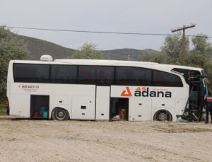 Yoldan çıkan yolcu otobüsü tarlaya girdi: 4 yaralı