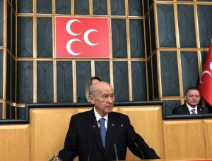 MHP lideri Bahçeli: Birkaç emniyet müdürünün açığa alınmasıyla geçiştirilemeyecek komplo devrededir