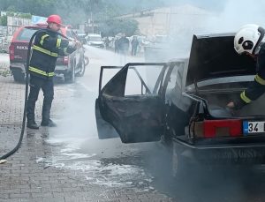 Tokat’ta yanan otomobil kullanılamaz hale geldi