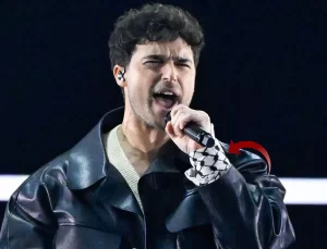 Eurovision’da şarkısını bileğindeki kefiye ile seslendirdi