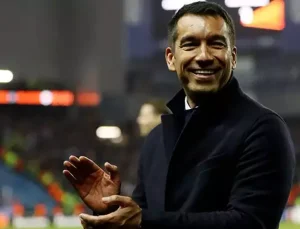 Beşiktaş’ın yeni teknik direktörü Giovanni van Bronckhorst oldu