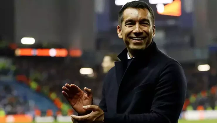 Beşiktaş’ın yeni teknik direktörü Giovanni van Bronckhorst oldu