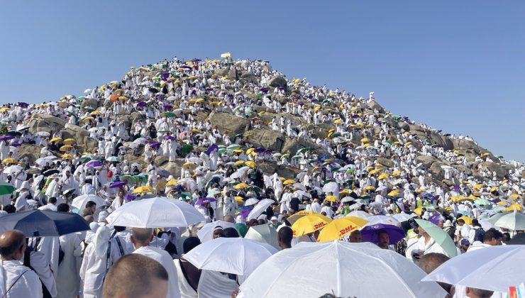 Hicri 1445 yılının hacıları Arafat’ta toplandı