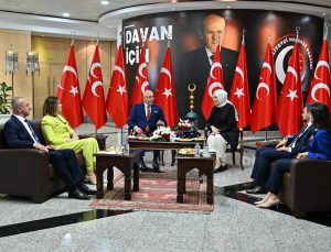 AK Parti heyetinden MHP’ye bayram ziyareti