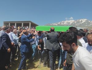 Bitlis’te trafik kazası: 1 ölü, 10 yaralı