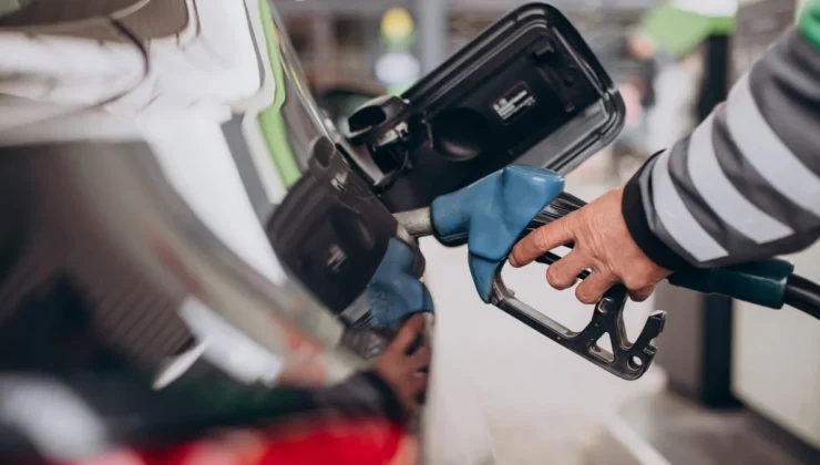 Benzin ve motorine zam bekleniyor