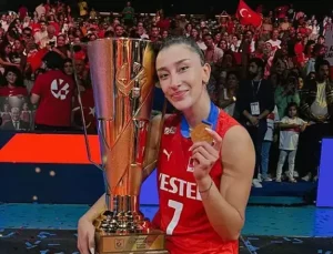 Hande Baladın sakatlığı nedeniyle Türkiye’ye döndü