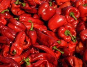 Kışlık salça yapacaklar dikkat! Kırmızı biberin faydaları ve fiyatları açıklandı