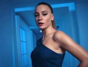 Serenay Sarıkaya yine sosyal medya kullanıcılarının dilinde!