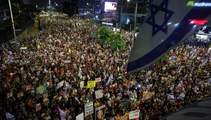 İsrail’de binlerce protestocu erken seçim çağrısı yaptı, caddeleri ateşe verdi