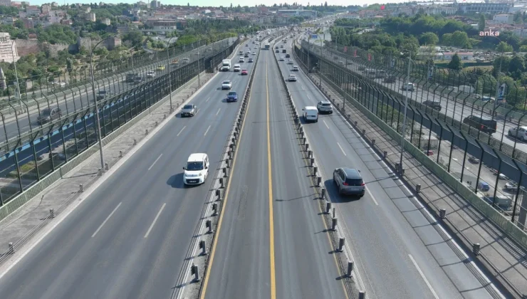 Haliç Köprüsü metrobüs yolu yenileniyor