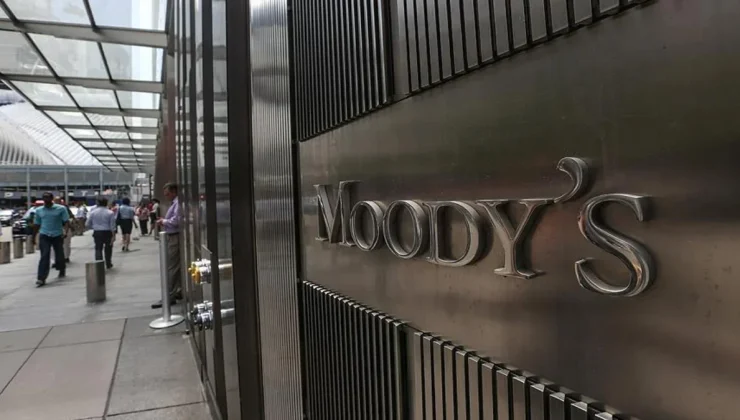 Moody’s, Türkiye’nin kredi notunu iki kademe yükseltti