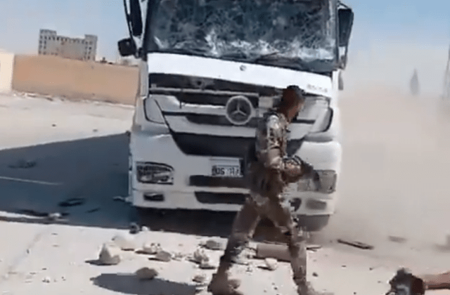 Suriye’de tehlikeli provokasyon! Türk plakalı araçlara saldırı!