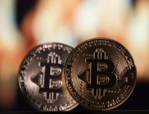 Bitcoin’de Trump etkisi: 63 bin dolara yaklaştı