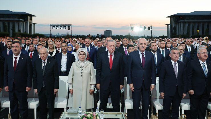Cumhurbaşkanı Erdoğan: Savunma sanayisindeki başarılarımız dostlarımıza güven aşılarken kem gözlere korku salıyor