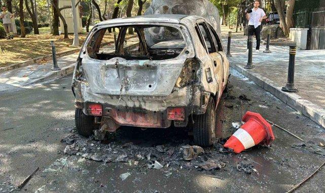 Beşiktaş’ta alev alev yanan araç küle döndü