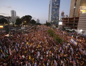 İsrail’de binlerce kişiden hükümet karşıtı protesto: “Her gün Netanyahu’nun Rus ruleti”