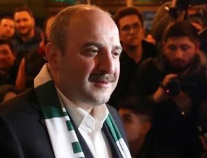 Mustafa Varank, Bursaspor’un deplasman sponsoru oldu