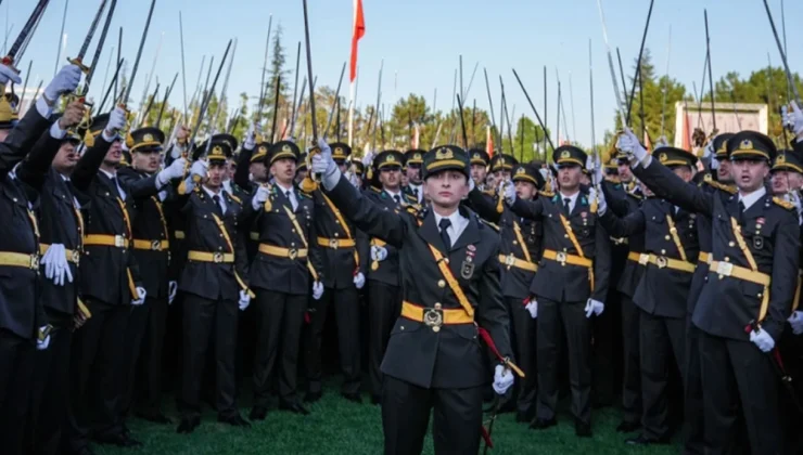 MSB kaynaklarından kara harp okulu mezuniyet töreninde yaşanan olaylarla ilgili açıklama