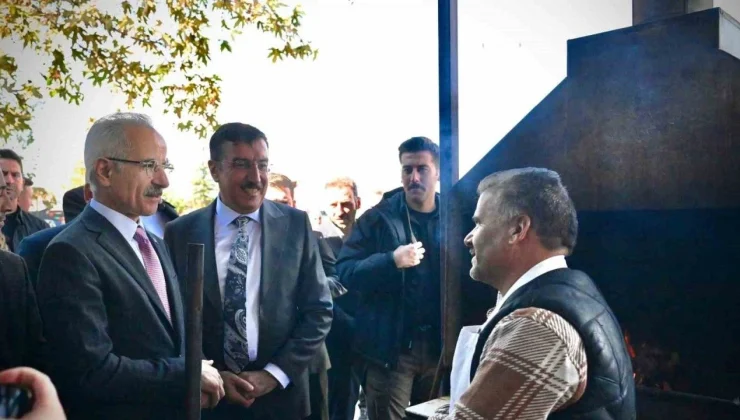 Bakan Uraloğlu, deprem bölgesinde