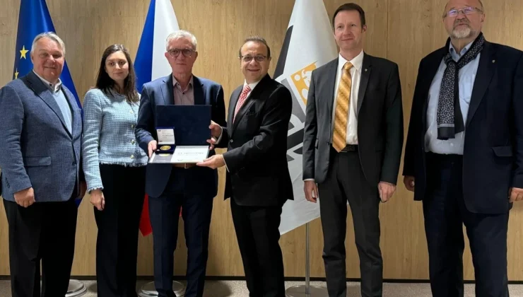 Büyükelçi Egemen Bağış’a Çekya’dan Ödül