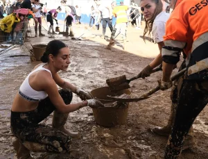 İspanya’da dakika dakika sel felaketinin gelişi: Ölü sayısı 250 oldu