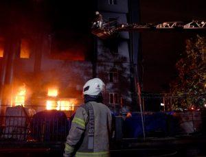 Beylikdüzü’nde fabrika yangını
