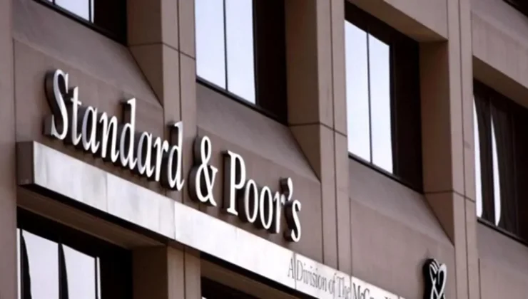 S&P, Türkiye’nin kredi notunu arttırdı