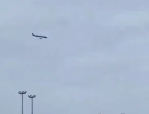 Kazakistan’da facia: Yolcu uçağı düştü