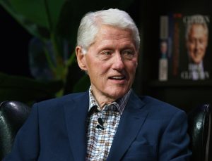 Eski ABD Başkanı Clinton hastaneye kaldırıldı