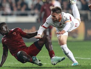 Galatasaray bir çok fırsat kaçırdığı maçtan 1 puanla ayrıldı.