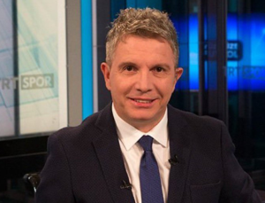 TRT spikeri maç anlatırken kalp krizi geçirdi. Bakanlıktan açıklama