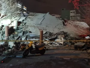 Konya’da 3 katlı bina çöktü