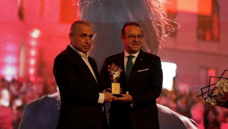 Egemen Bağış’a yılın diplomatı ödülü