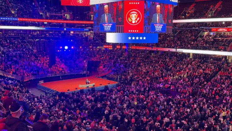 Trump’tan zafer mitinginde gövde gösterisi: “Amerika’yı yeniden harika yapacağız”