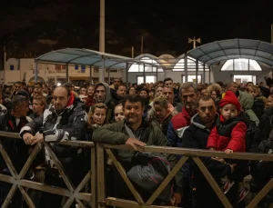 Santorini’de korku dolu bekleyiş: Uzmanlar uyarılarını sürdürüyor