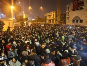 Asrın felaketinin 2’nci yıl dönümü: Kaybedilenler anısına sessiz yürüyüşler düzenlendi