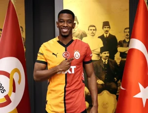 Galatasaray, Carlos Cuesta ile 3,5 yıllık sözleşme imzaladığını açıkladı. 